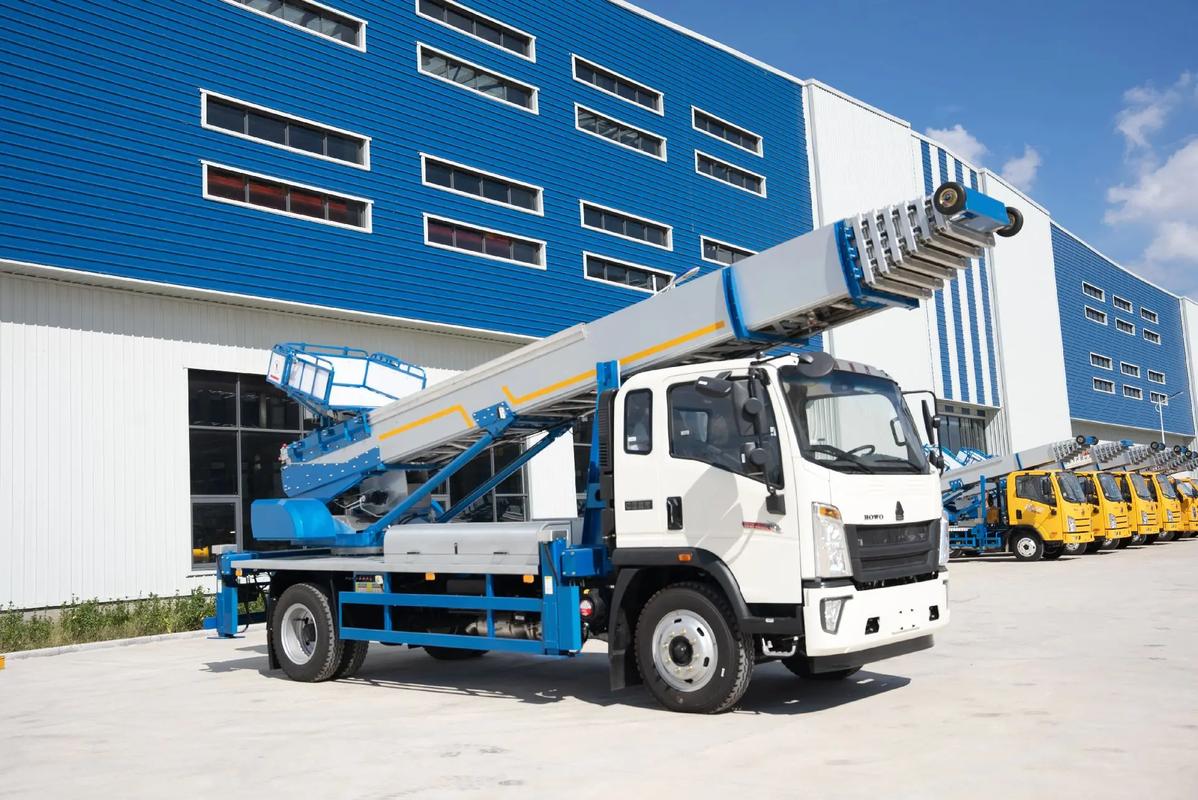 井冈山出租云梯车高空作业车 建筑垃圾搬运