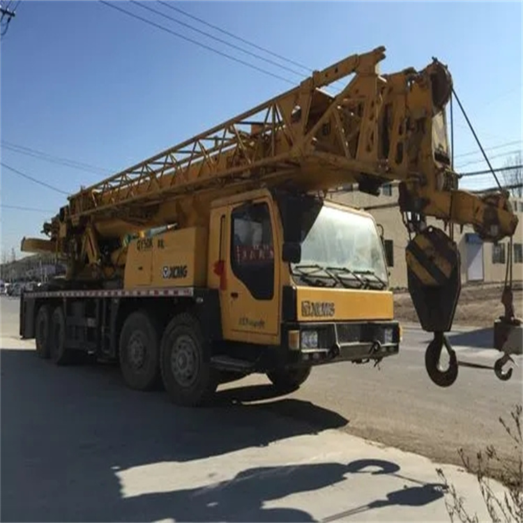 井冈山吊车吊挖机的正确办法